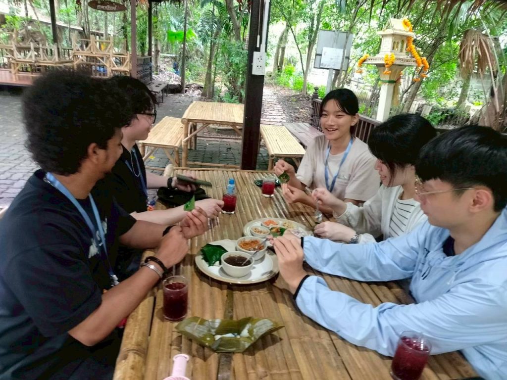 LINE_ALBUM_Bang Krachao_260809_3_1