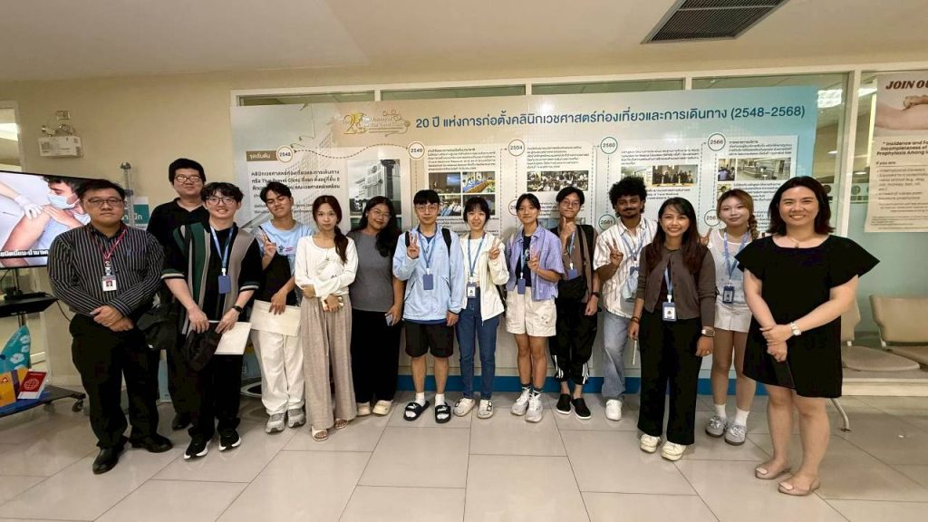 LINE_ALBUM_Hospital for Tropical Diseases_260809_2_1