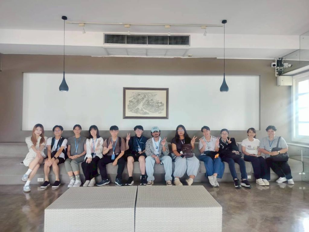 LINE_ALBUM_Nitasrattanakosin_260809_2_1