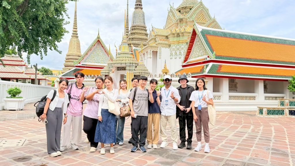 LINE_ALBUM_Wat Arun Temple_260809_1_1