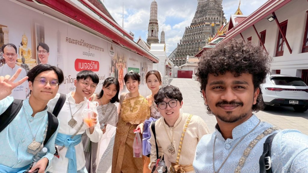 LINE_ALBUM_Wat Arun Temple_260809_2_1