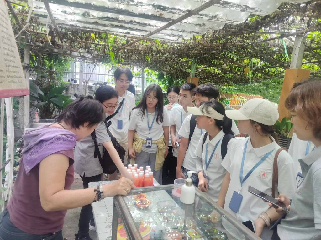 LINE_ALBUM_MU _ Khlong Maha Sawat_260907_8
